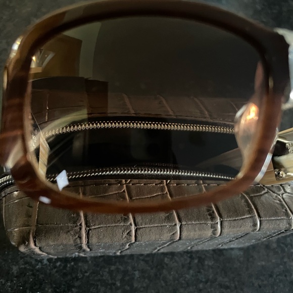 NEW - MIchael Kors Sunglasses - Picture 8 of 8